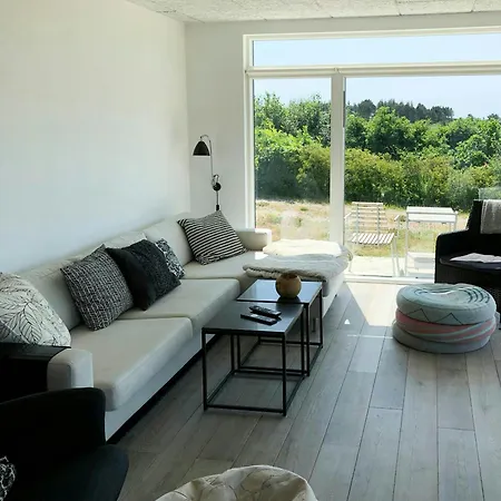 Minimalist House With Sea View At Helgenaes Semesterbostad