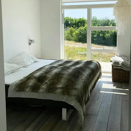 Semesterbostad Minimalist House With Sea View At Helgenaes Knebel