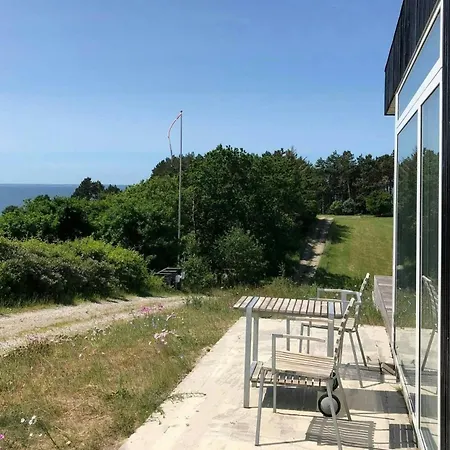 Hébergement de vacances Minimalist House With Sea View At Helgenaes Knebel