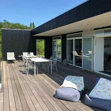 Nyaraló Minimalist House With Sea View At Helgenaes *